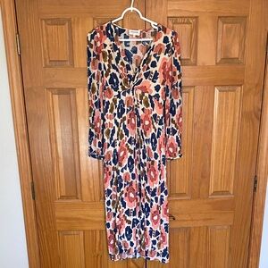 Grace and Mila Paris Mosaic Print Dress With Slit in Front Size M